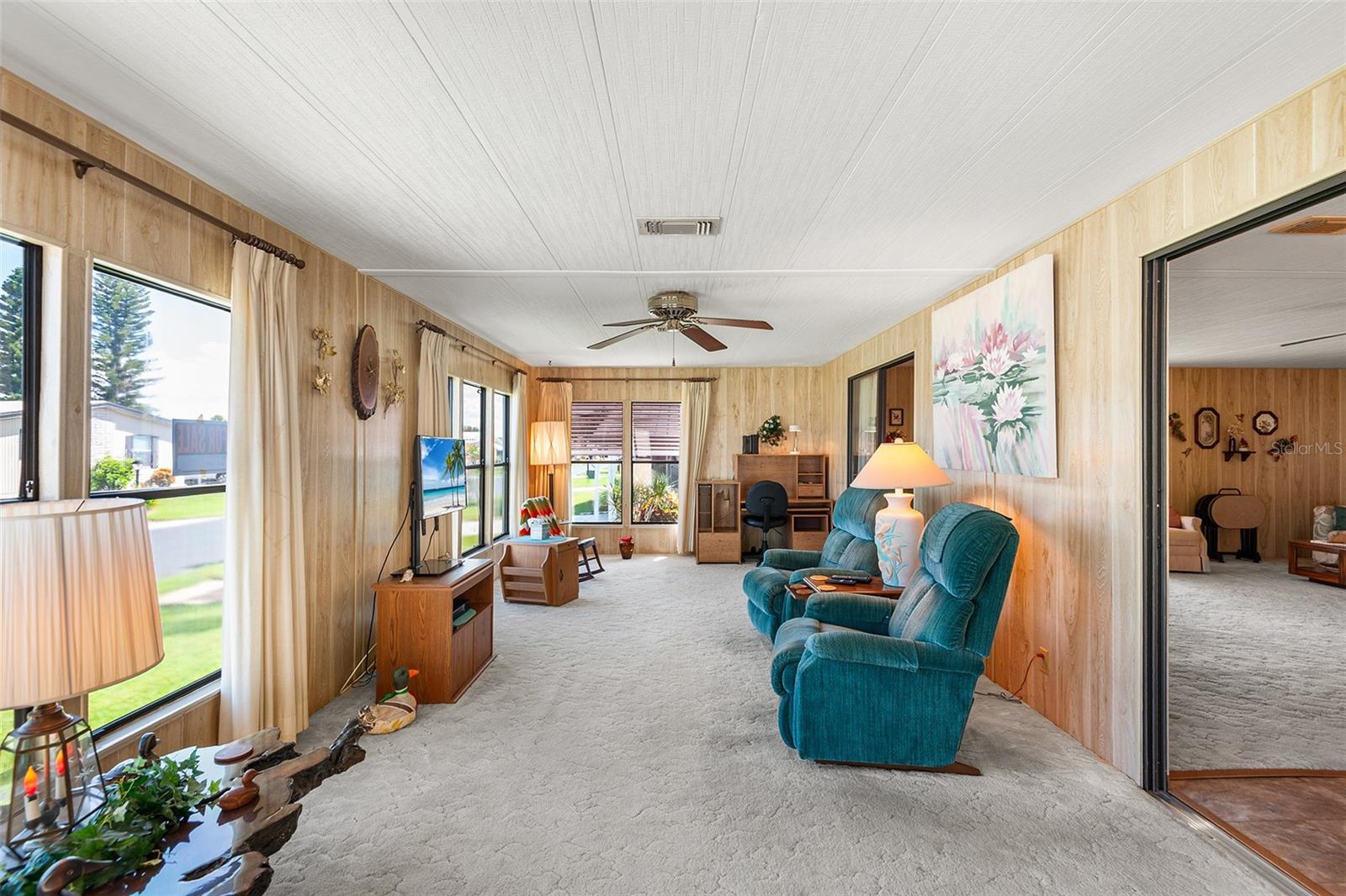 Image 9 of 46 For 128 Lake Hazel Drive