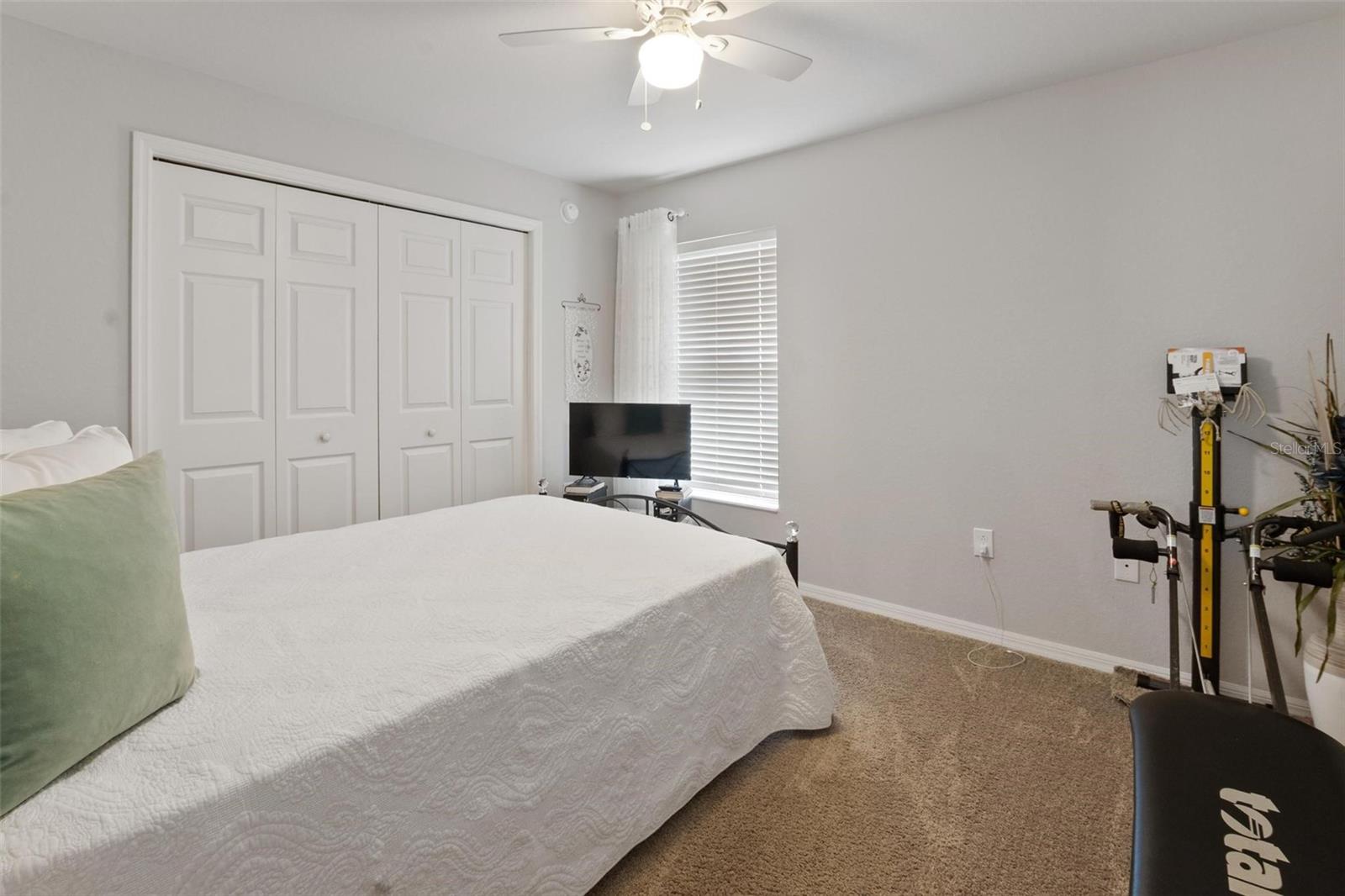 Image 17 of 32 For 418 St Georges Circle