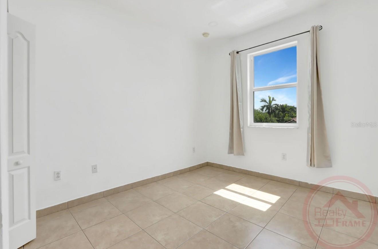 Image 13 of 19 For 2328 37th Terrace