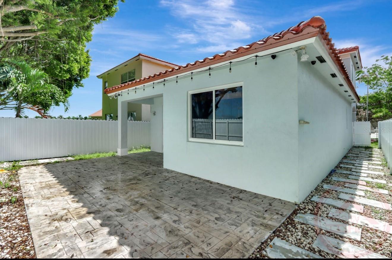 Image 16 of 19 For 2328 37th Terrace