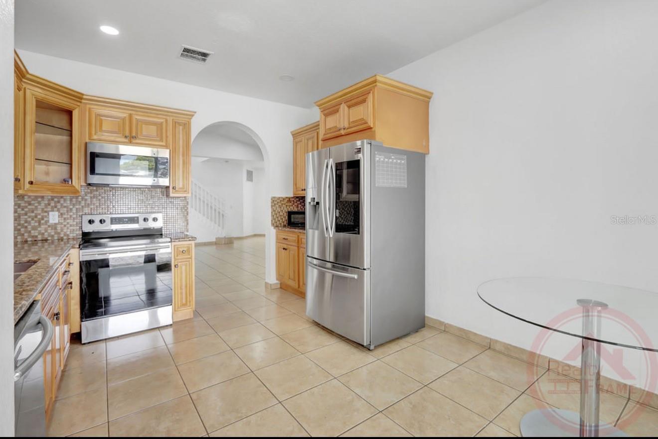 Image 6 of 19 For 2328 37th Terrace