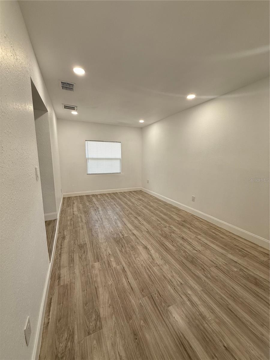 Image 10 of 18 For 875 Chamberlain Boulevard
