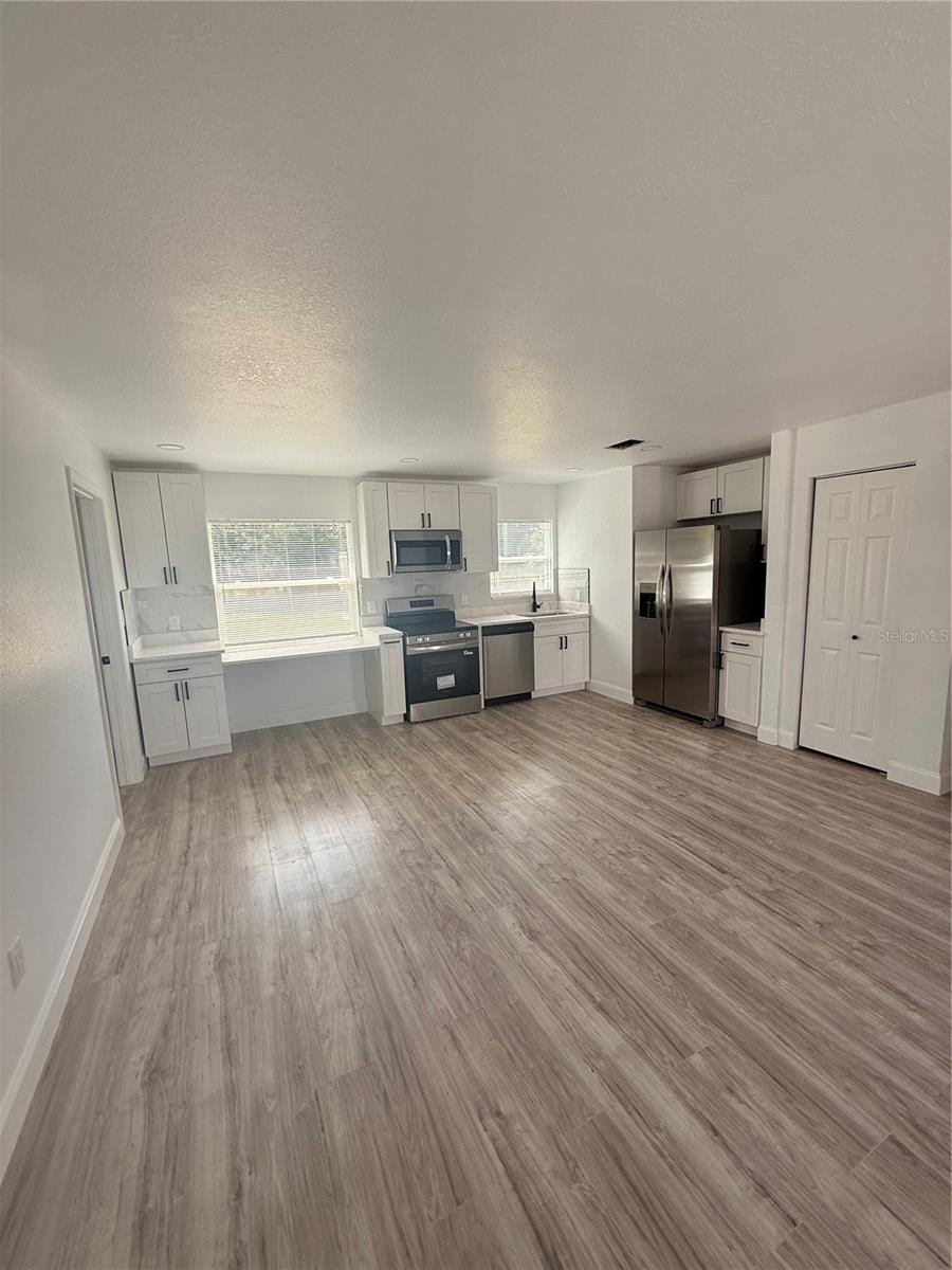 Image 4 of 18 For 875 Chamberlain Boulevard