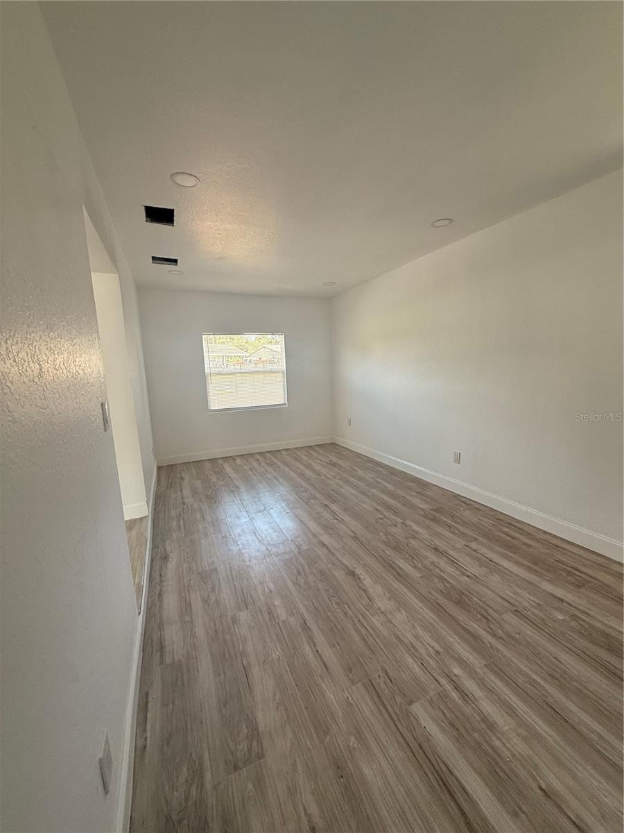 Image 9 of 18 For 875 Chamberlain Boulevard
