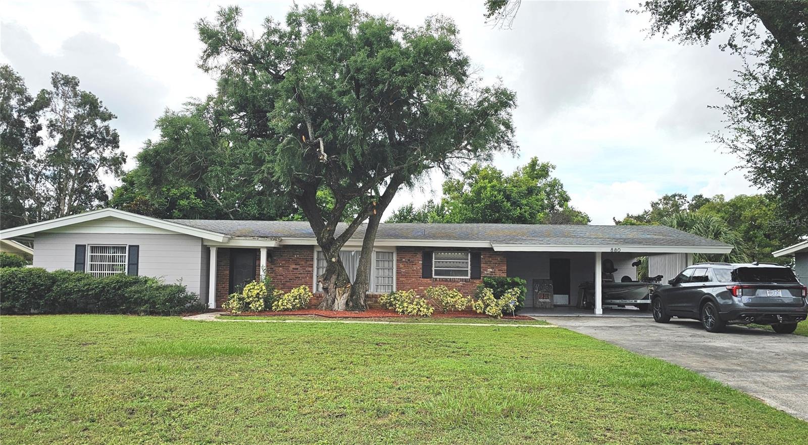 Details for 880 Oleander Drive Se, WINTER HAVEN, FL 33880