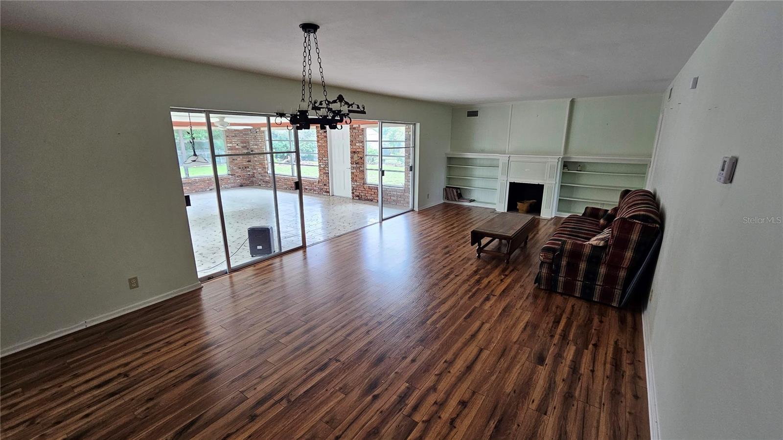 Image 10 of 29 For 880 Oleander Drive Se