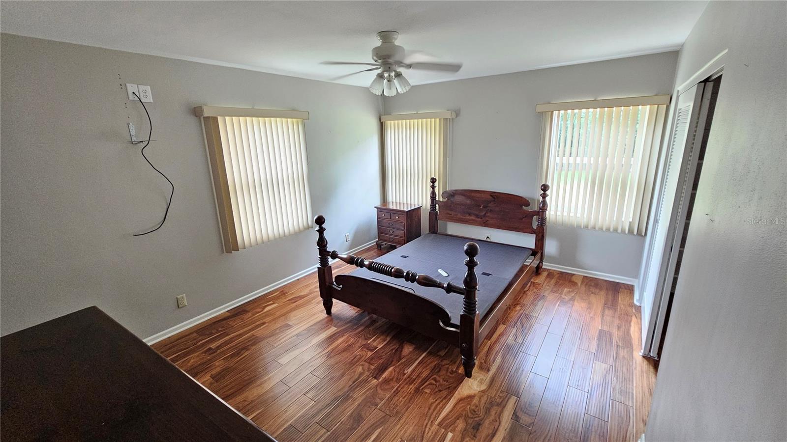 Image 14 of 29 For 880 Oleander Drive Se
