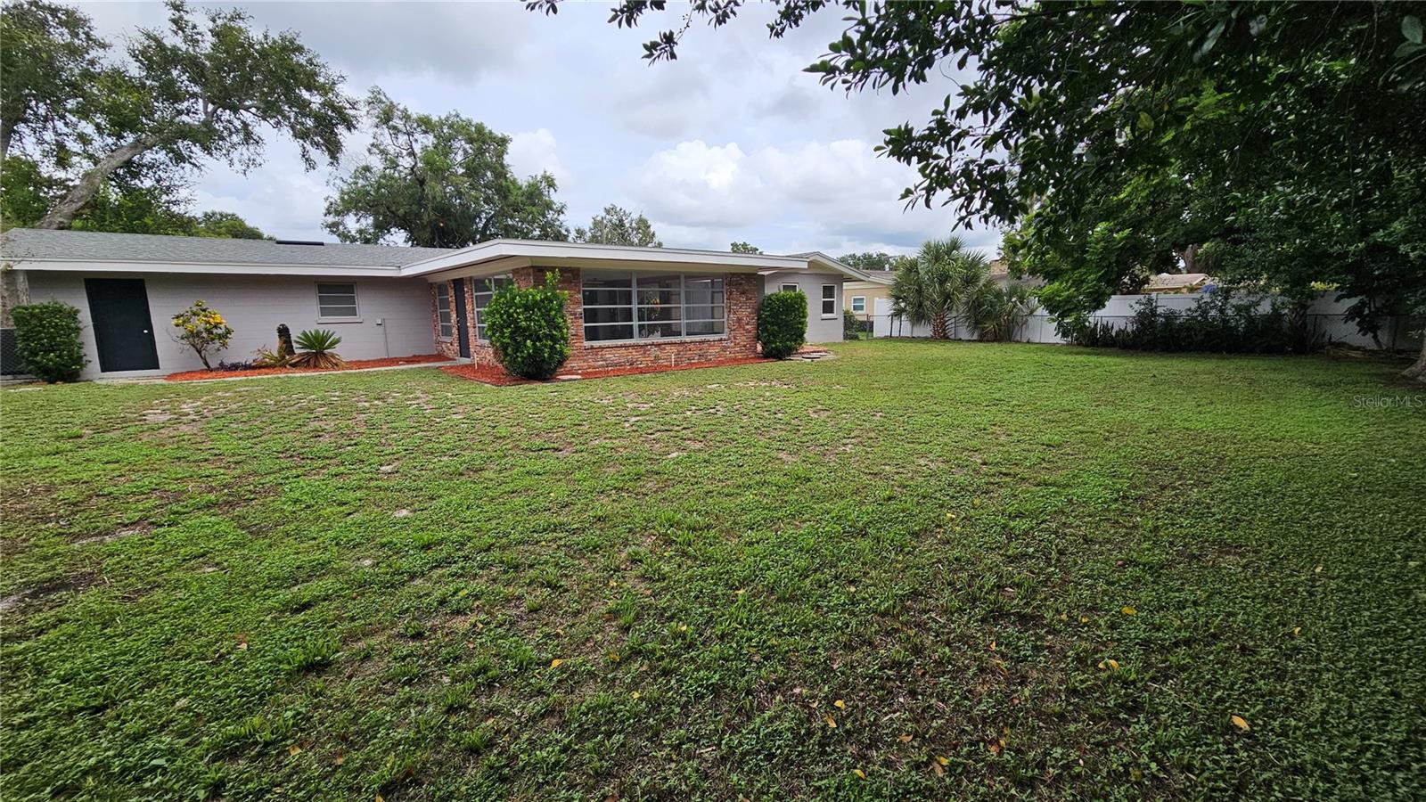 Image 22 of 29 For 880 Oleander Drive Se