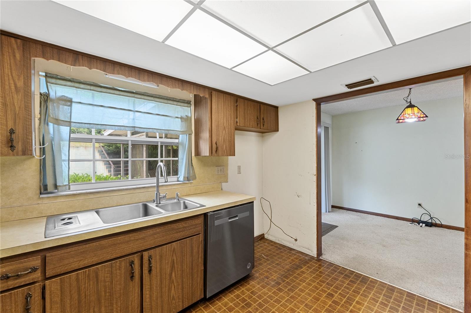 Image 17 of 76 For 660 Duggers Way