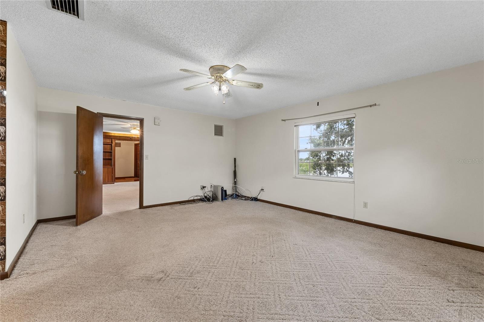 Image 21 of 76 For 660 Duggers Way