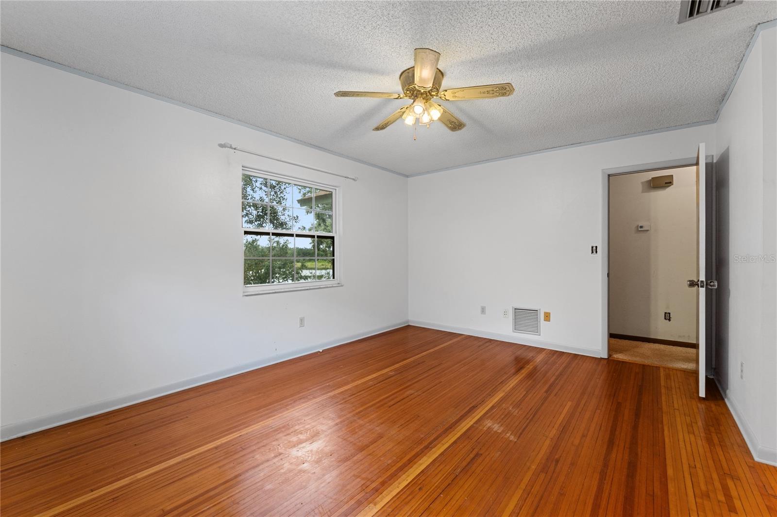 Image 27 of 76 For 660 Duggers Way