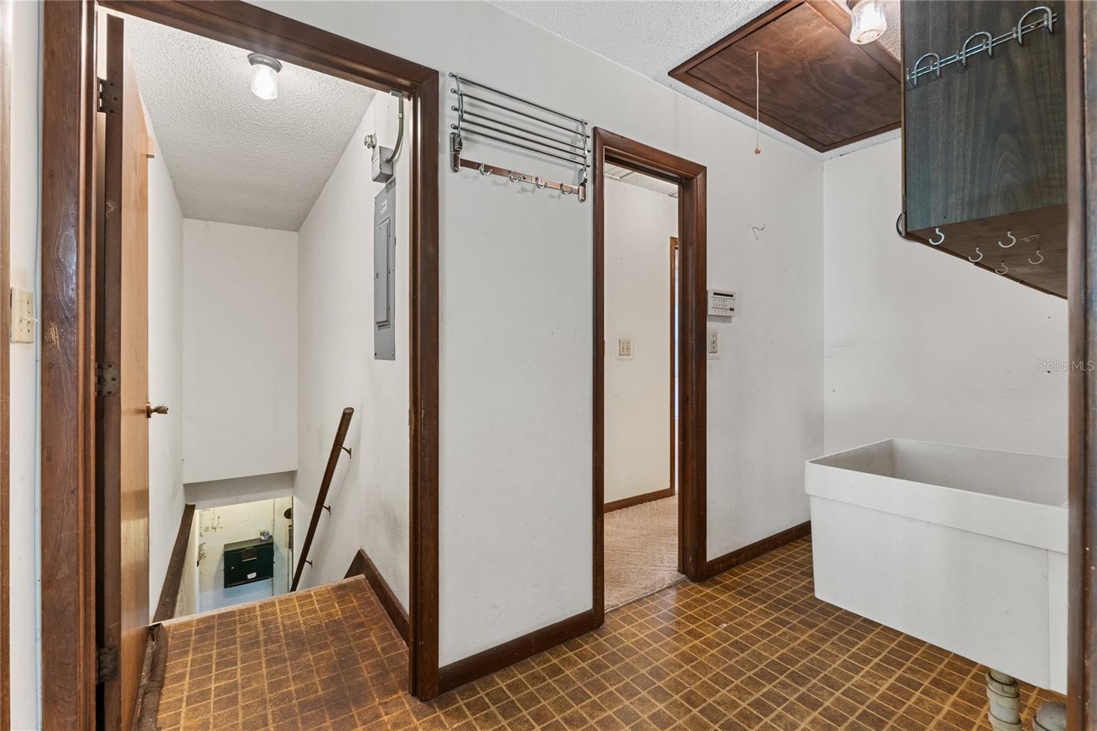Image 33 of 76 For 660 Duggers Way