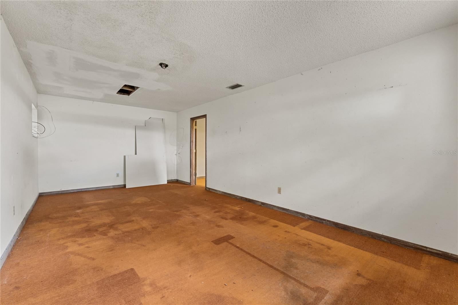 Image 34 of 76 For 660 Duggers Way