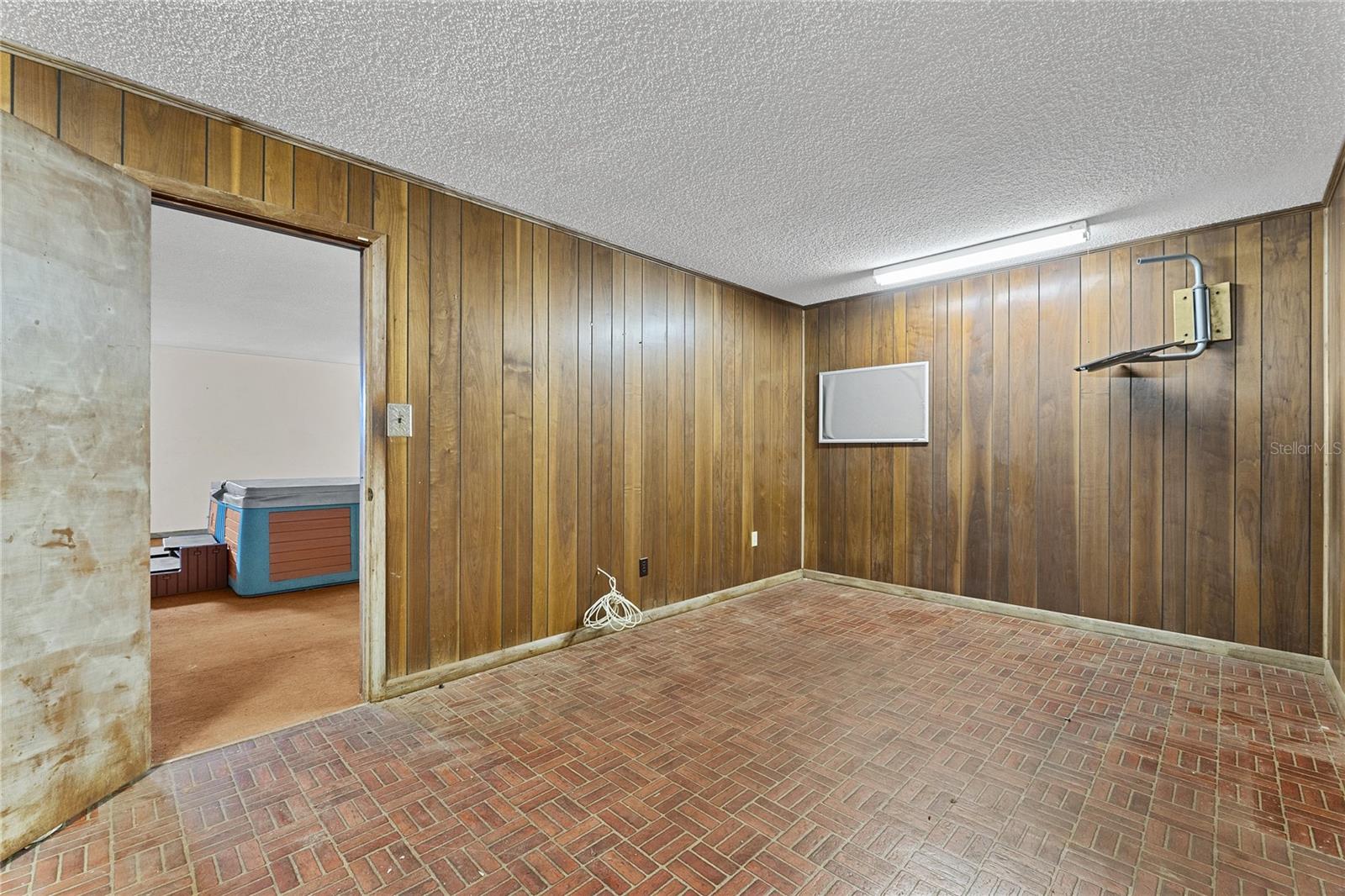 Image 39 of 76 For 660 Duggers Way