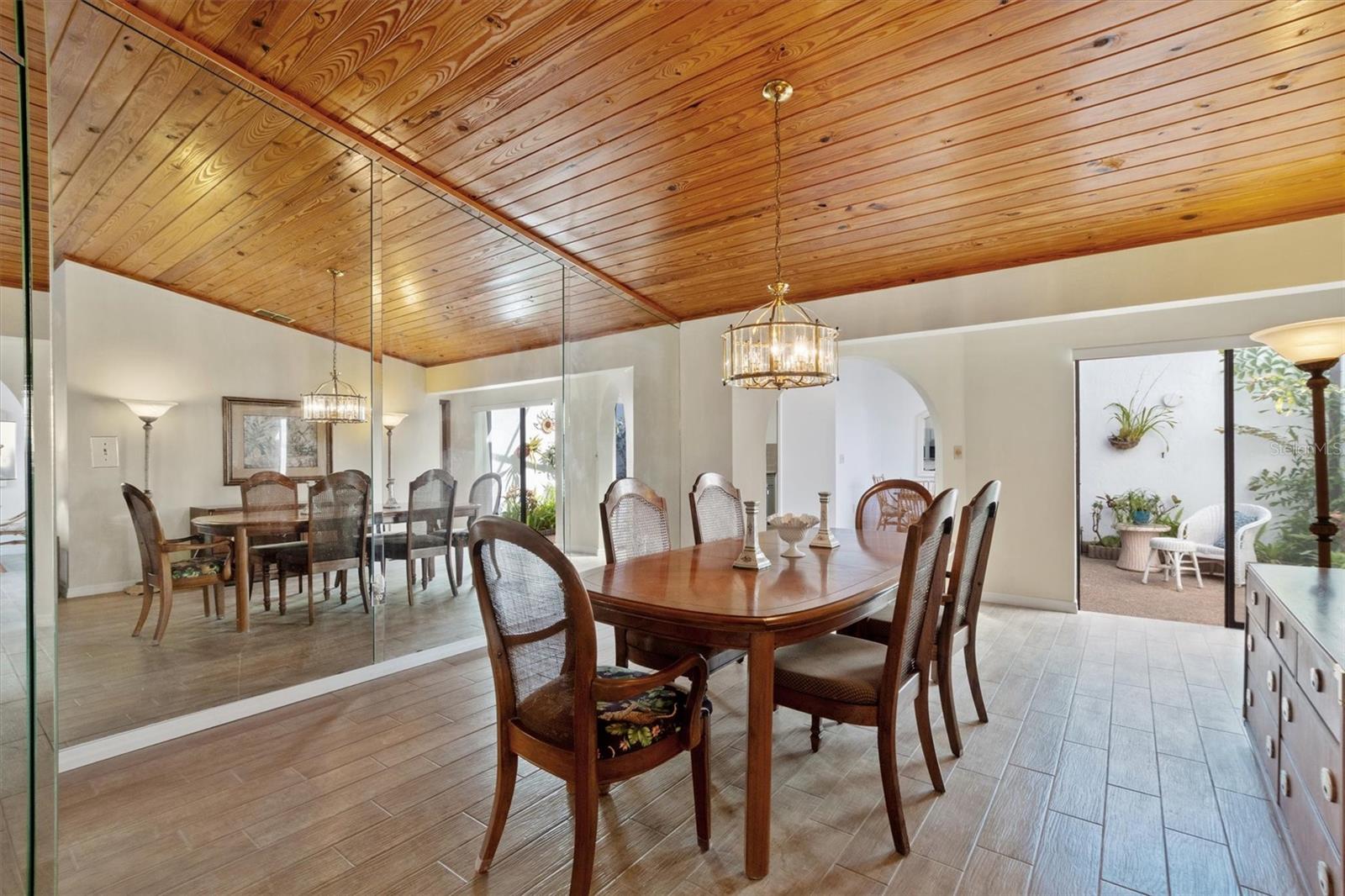 Image 10 of 59 For 2637 Sunburst Court