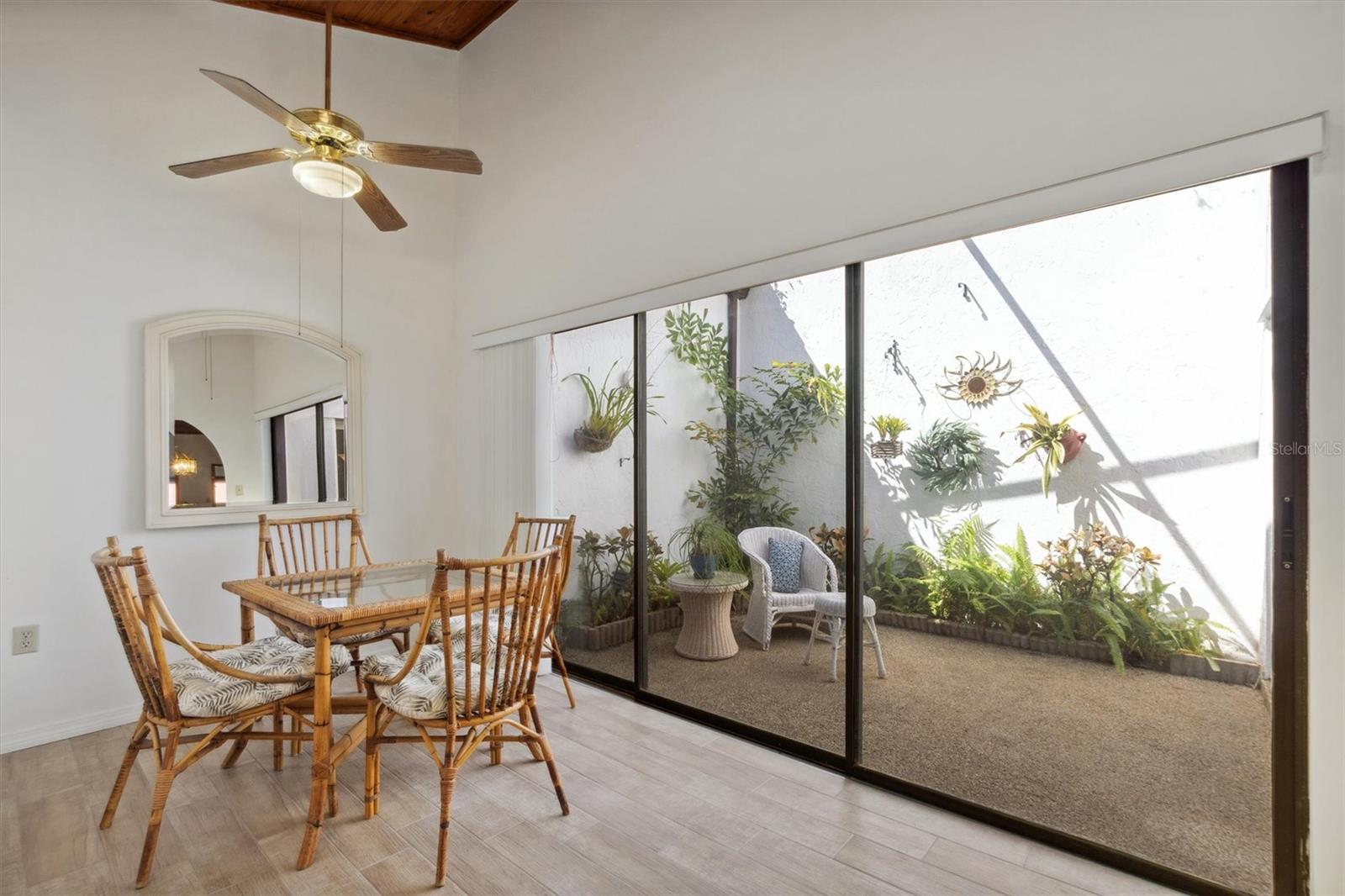 Image 16 of 59 For 2637 Sunburst Court