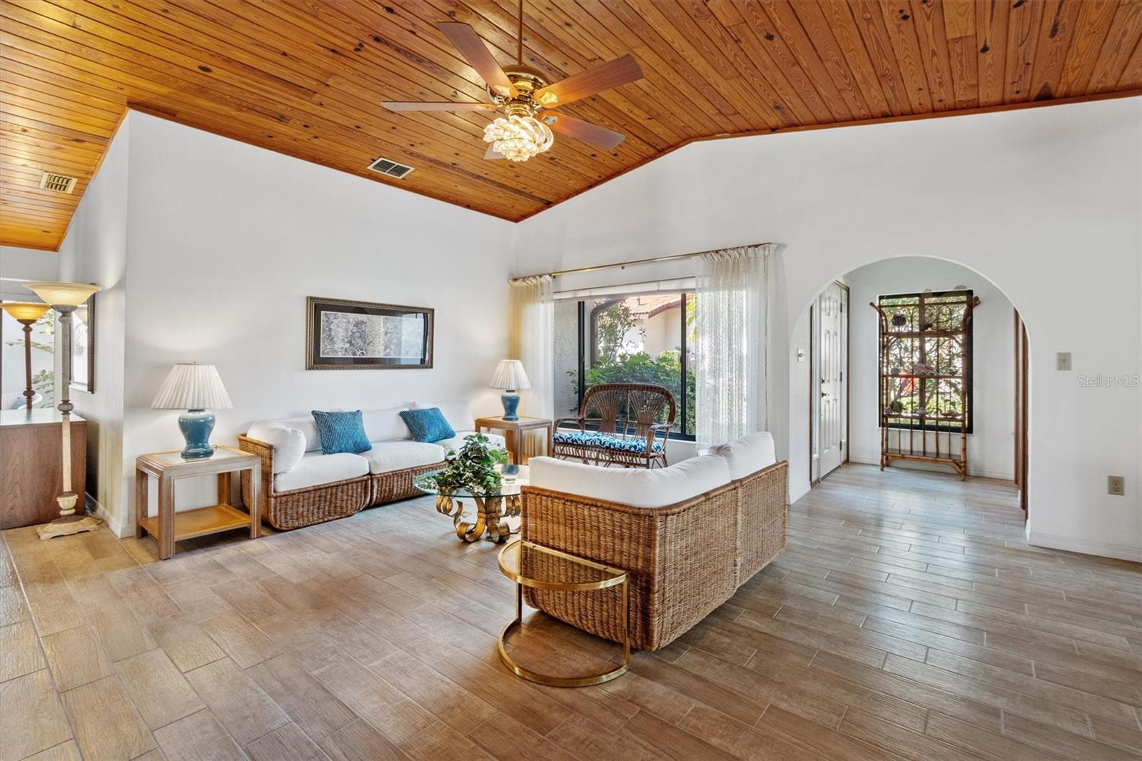 Image 7 of 59 For 2637 Sunburst Court