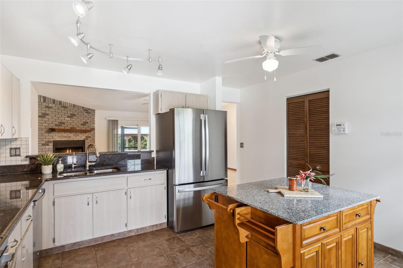 Image 14 of 49 For 1420 Flamingo Drive