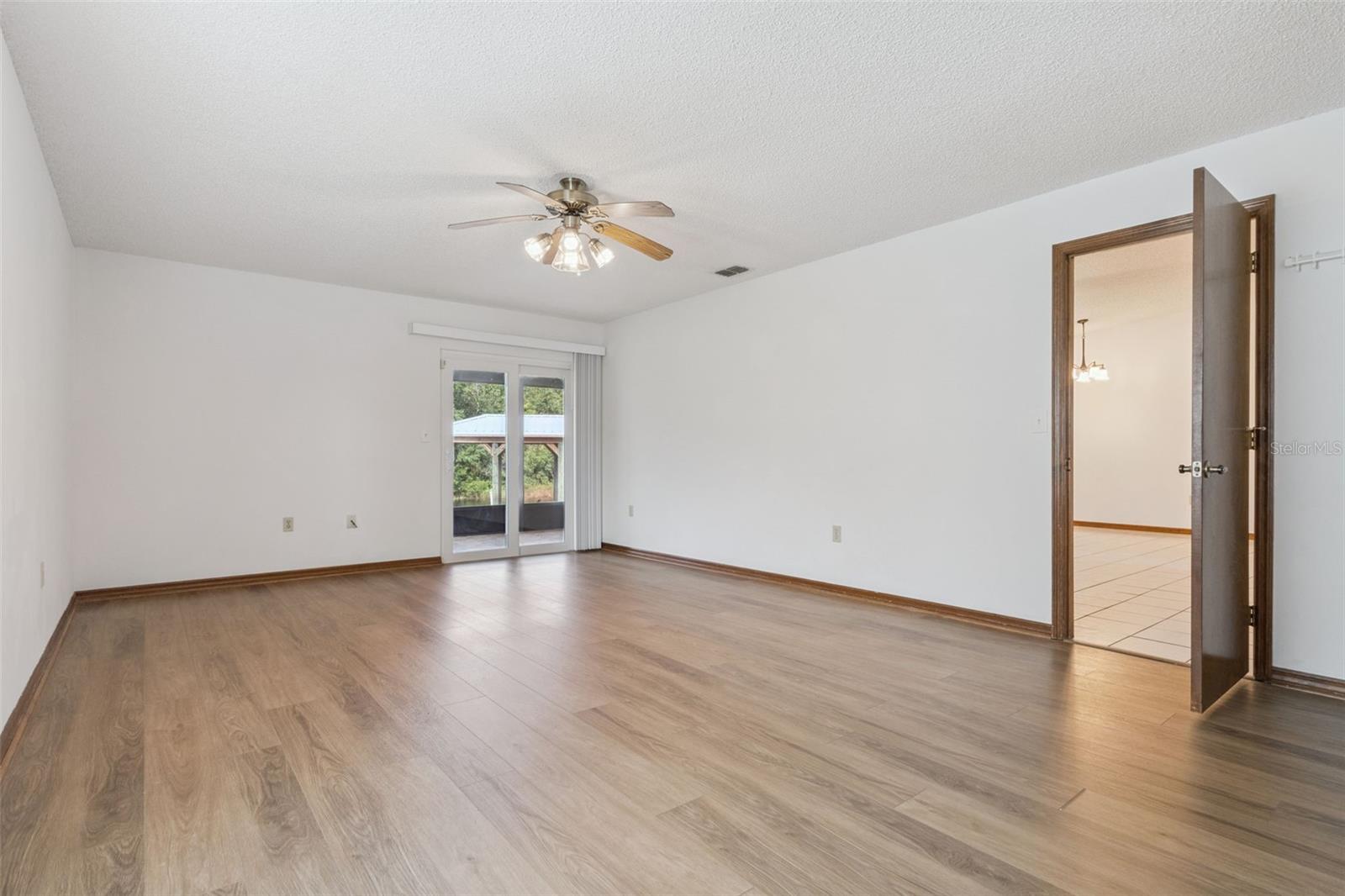 Image 16 of 49 For 1420 Flamingo Drive