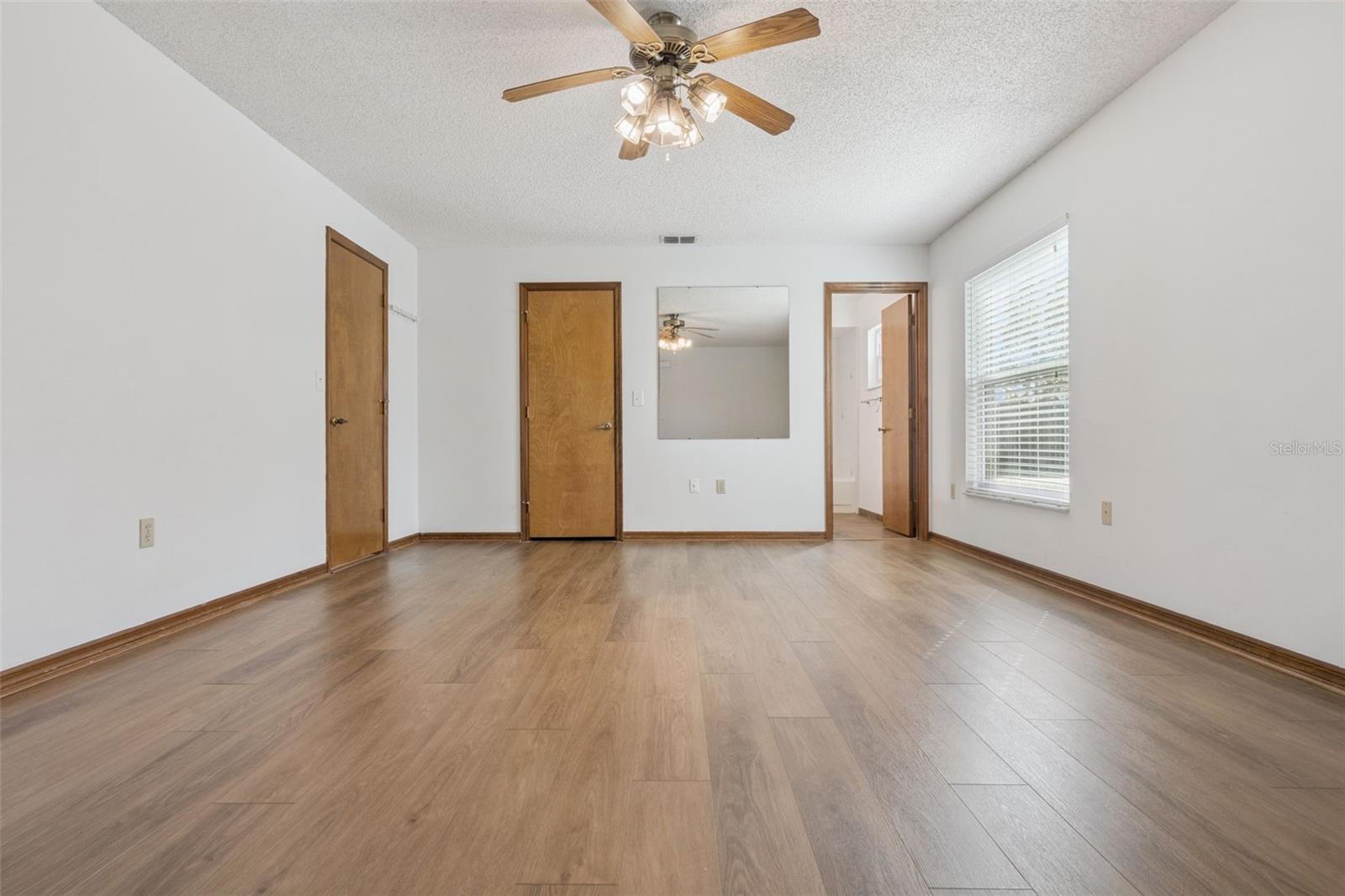 Image 17 of 49 For 1420 Flamingo Drive