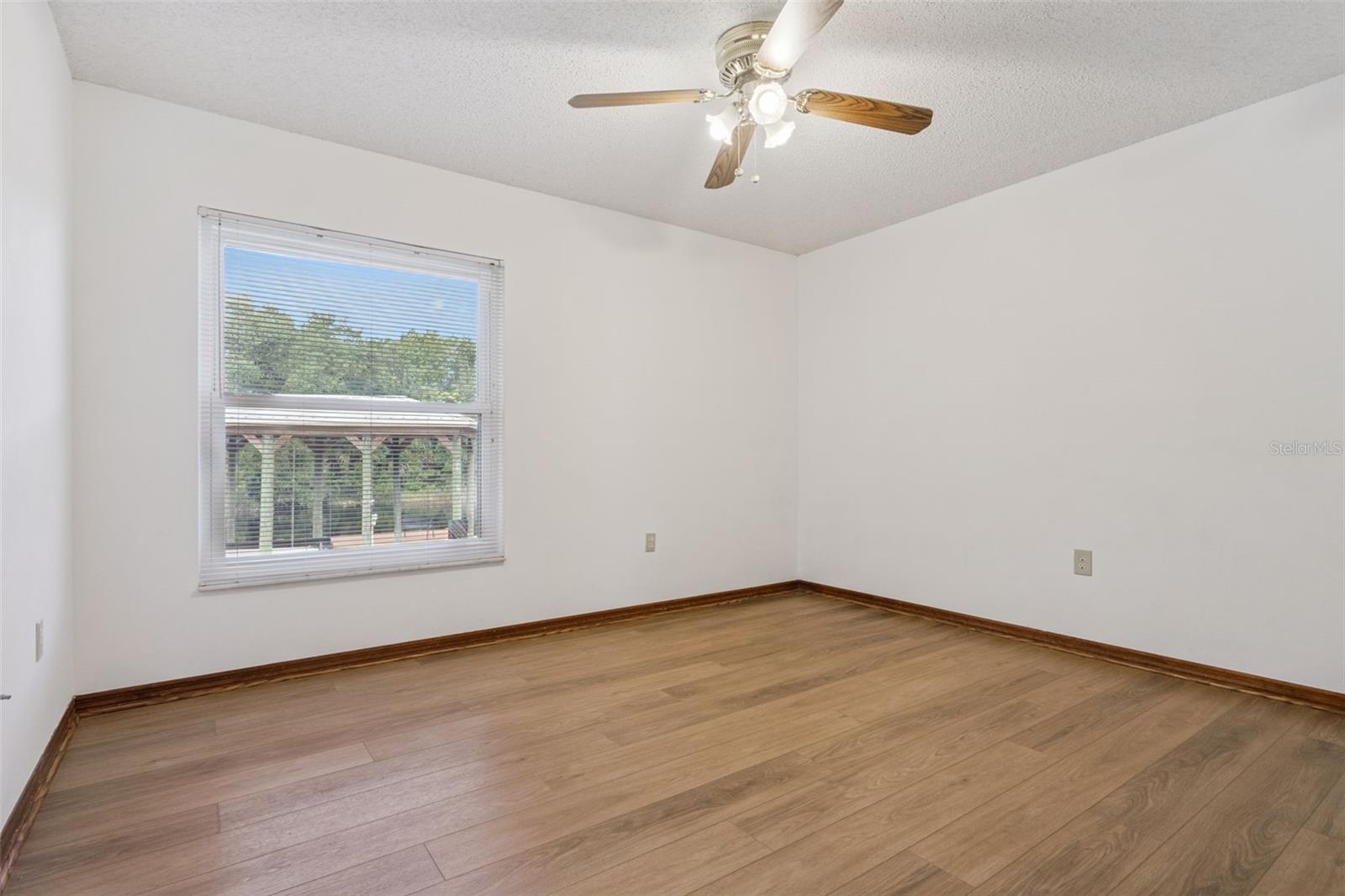 Image 22 of 49 For 1420 Flamingo Drive