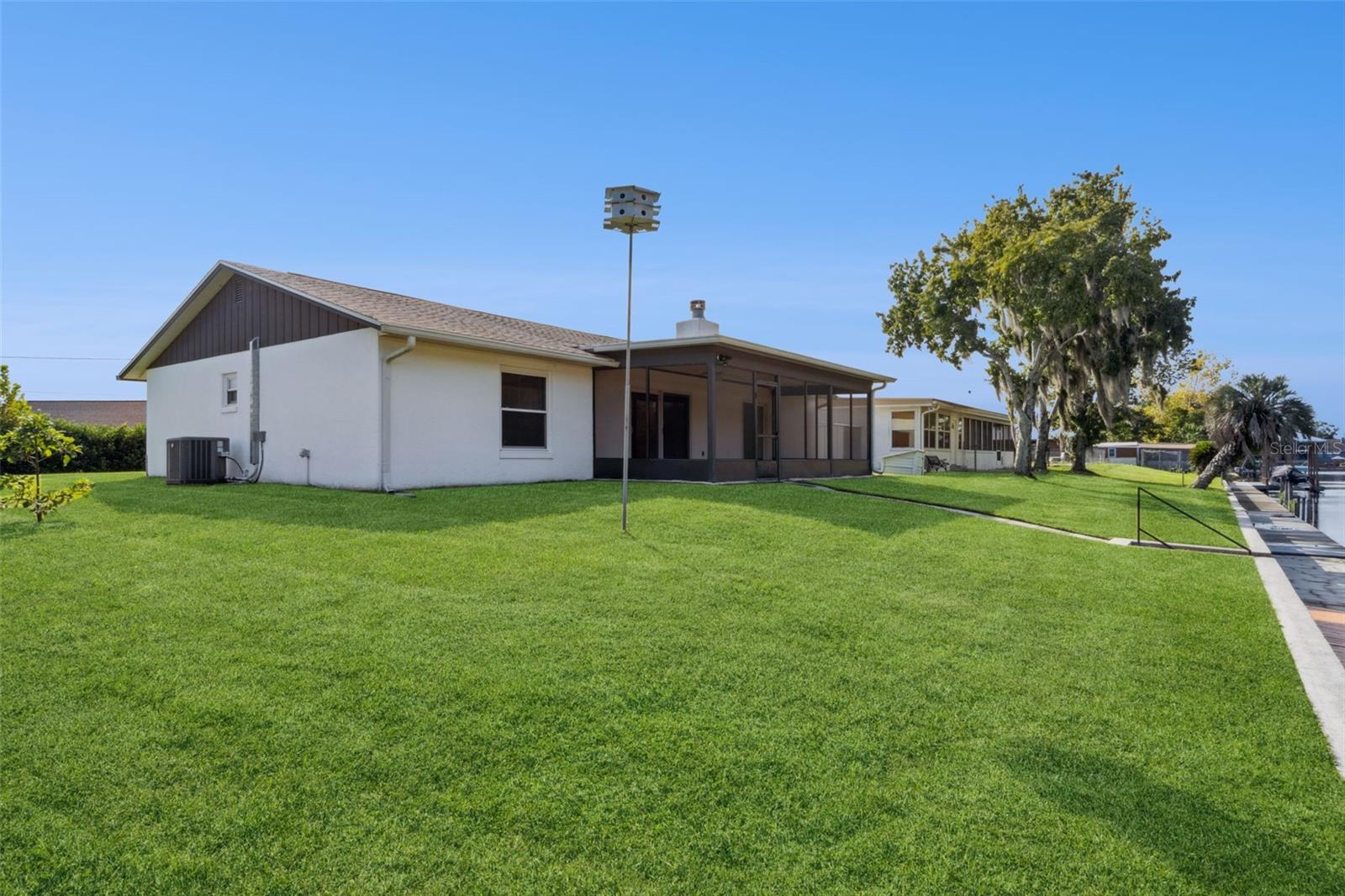 Image 33 of 49 For 1420 Flamingo Drive