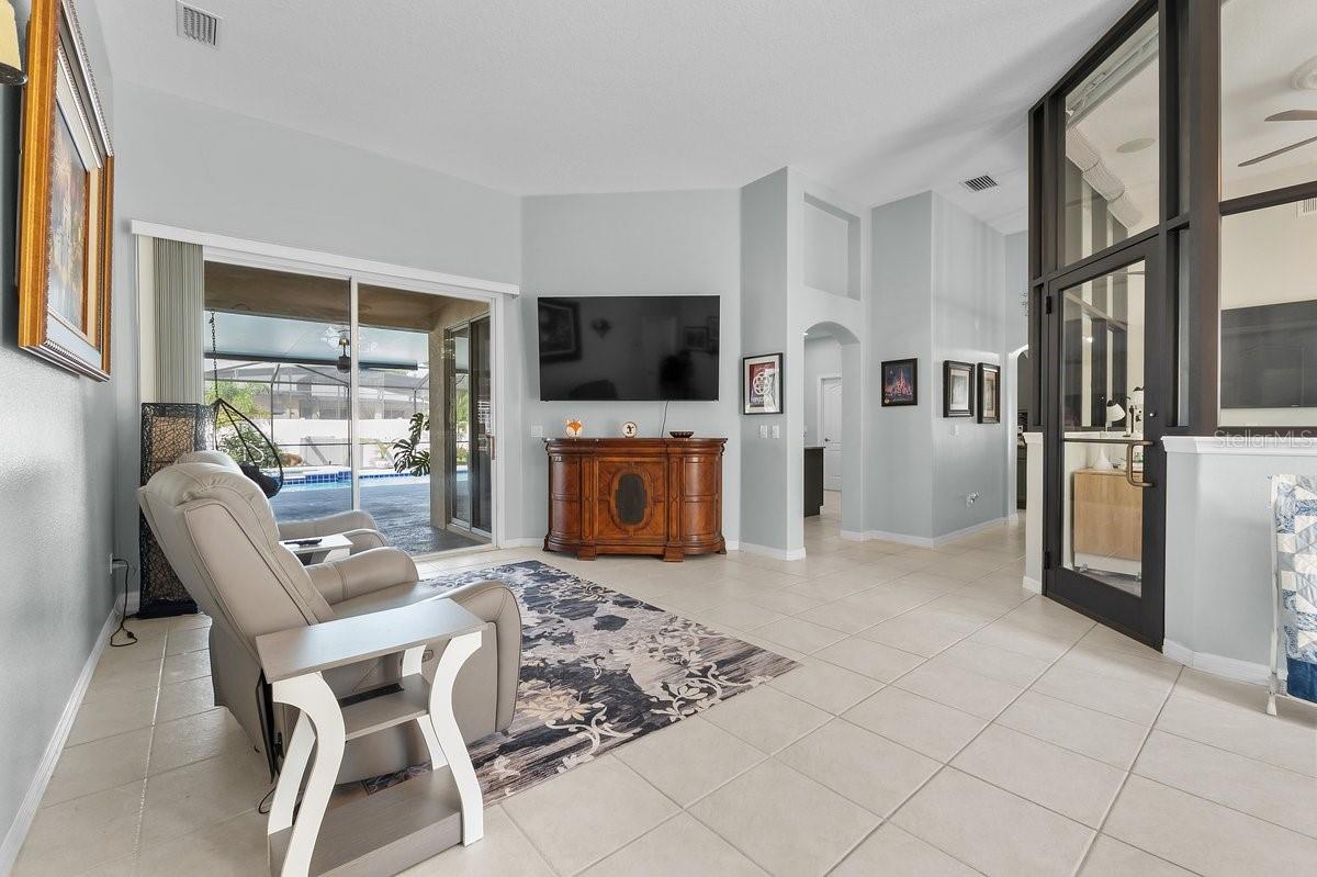 Image 21 of 53 For 110 Onyx Court