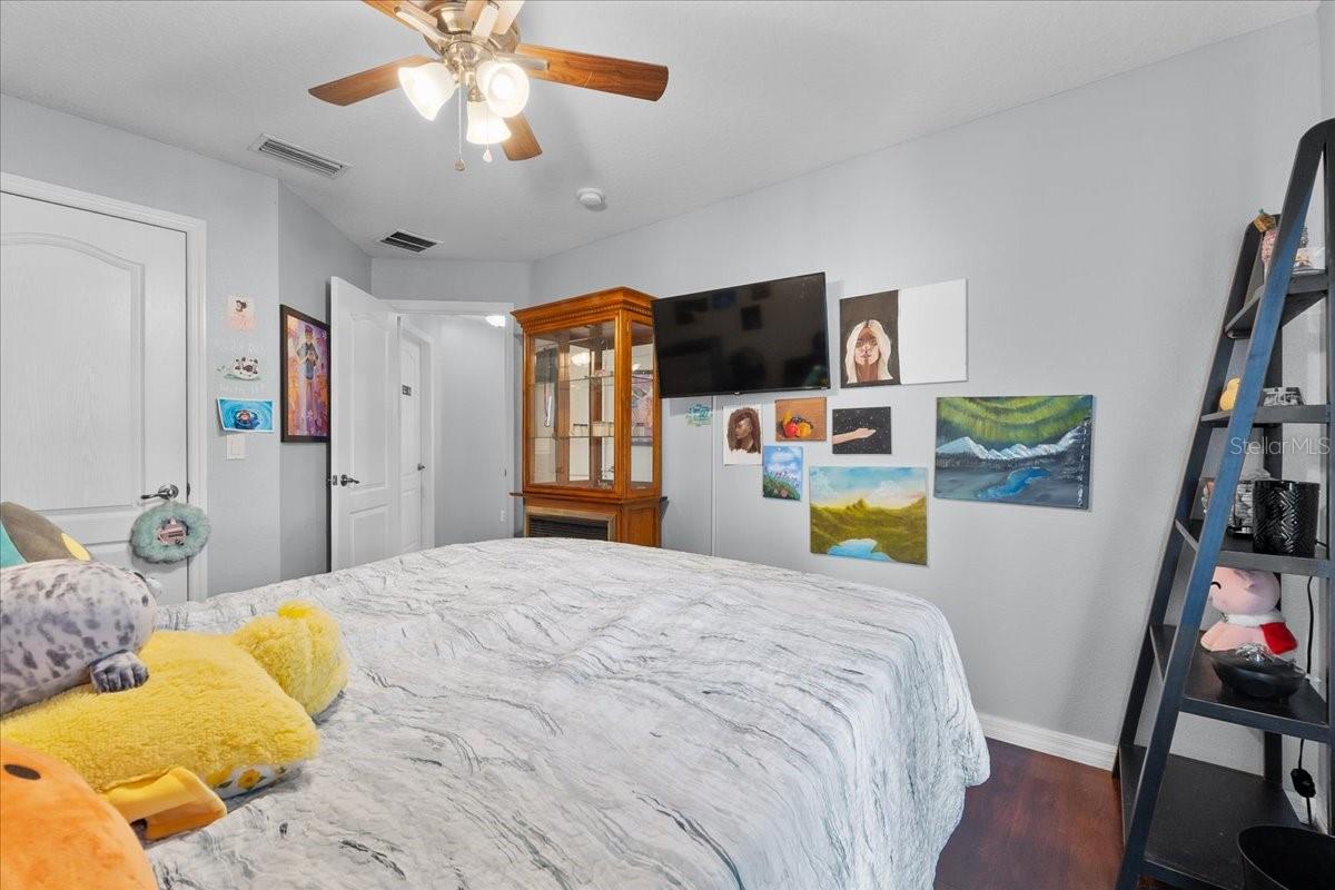 Image 34 of 53 For 110 Onyx Court