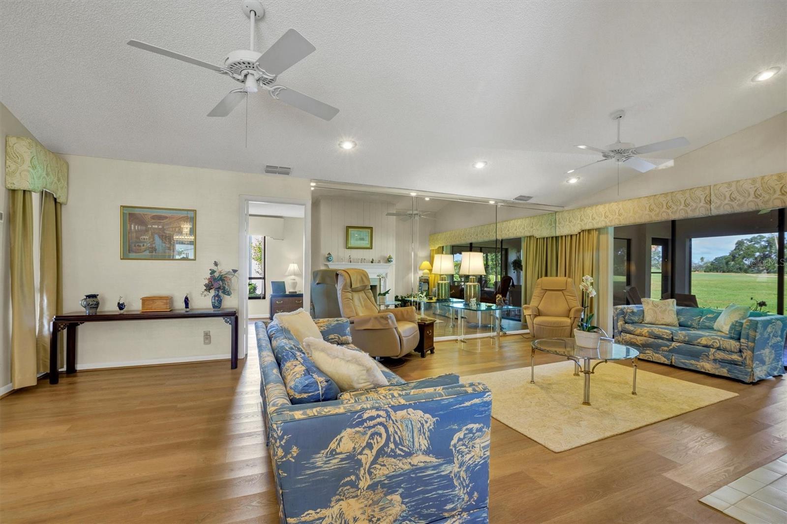 Image 12 of 76 For 6002 Country Club Drive