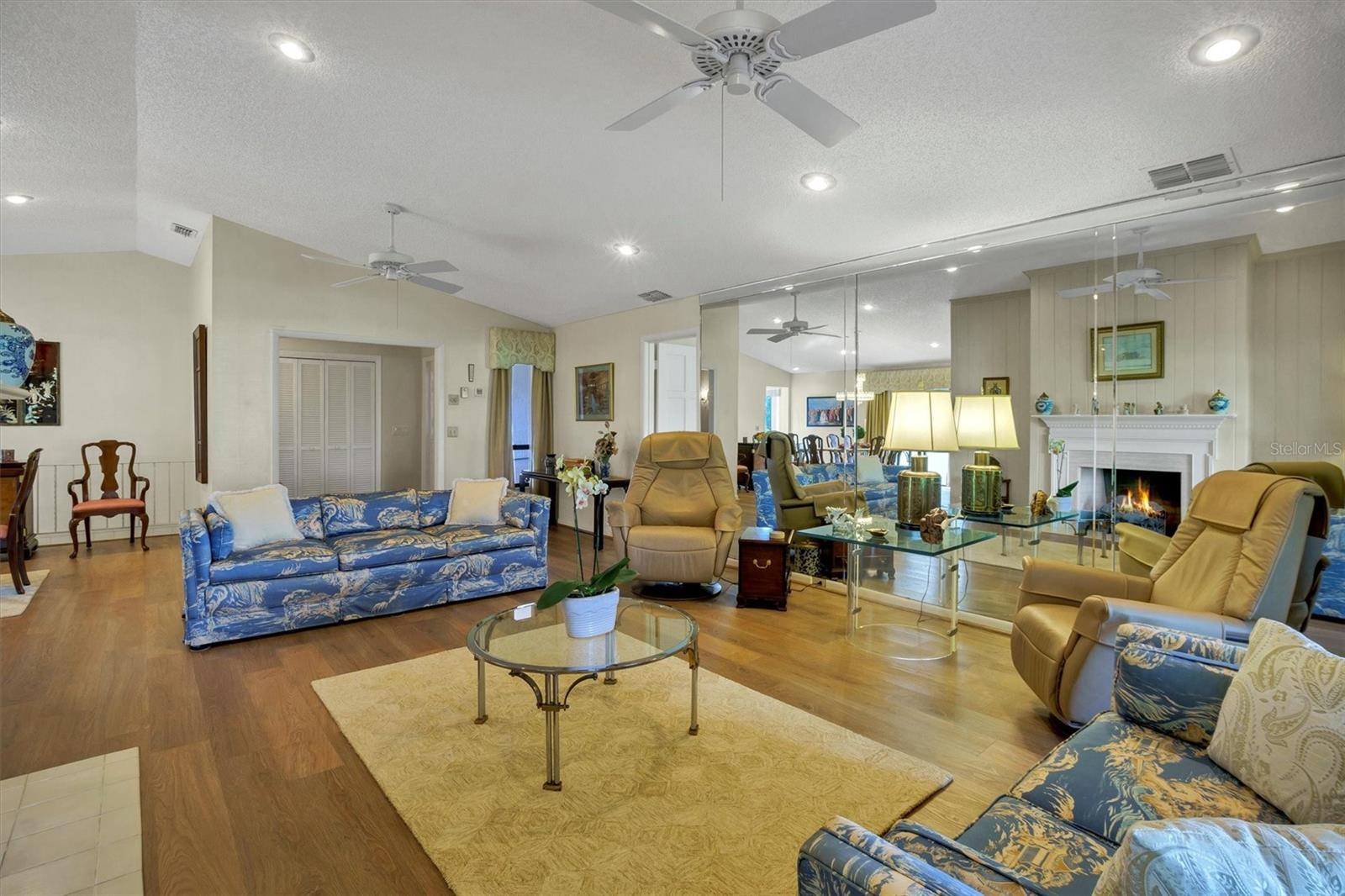 Image 14 of 76 For 6002 Country Club Drive
