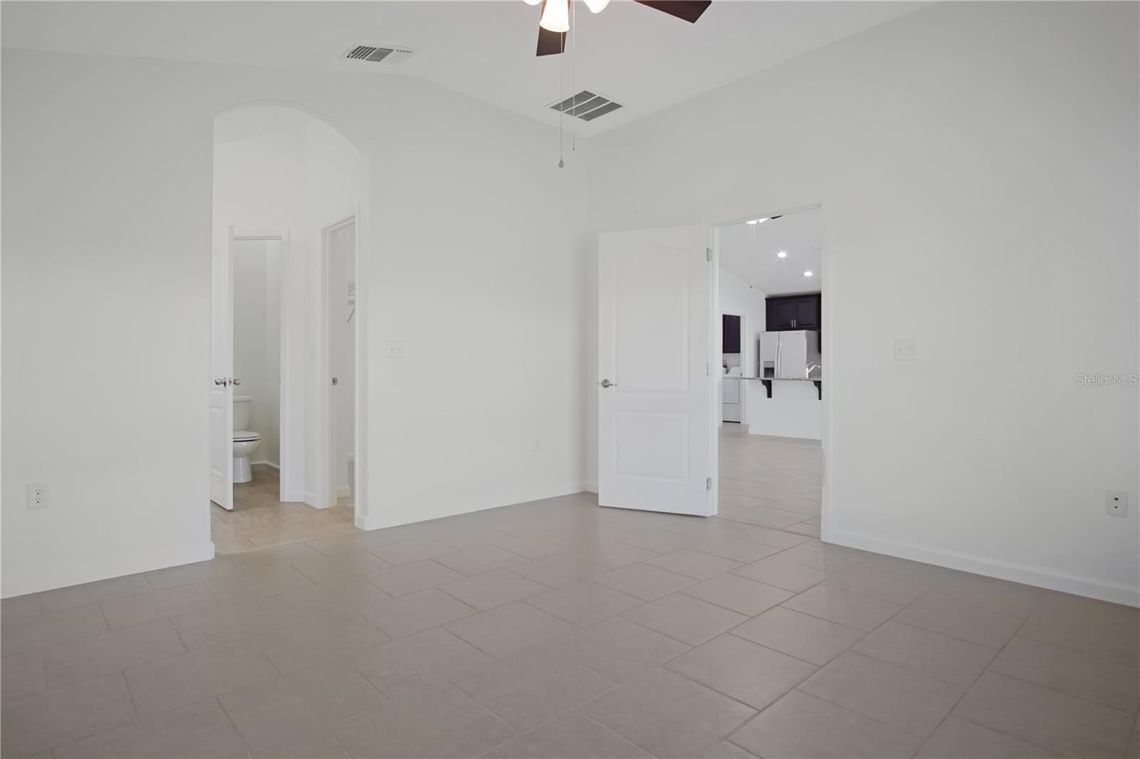 Image 14 of 28 For 2034 Honeybell Avenue