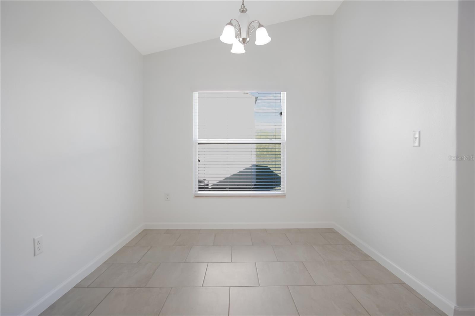 Image 8 of 28 For 2034 Honeybell Avenue
