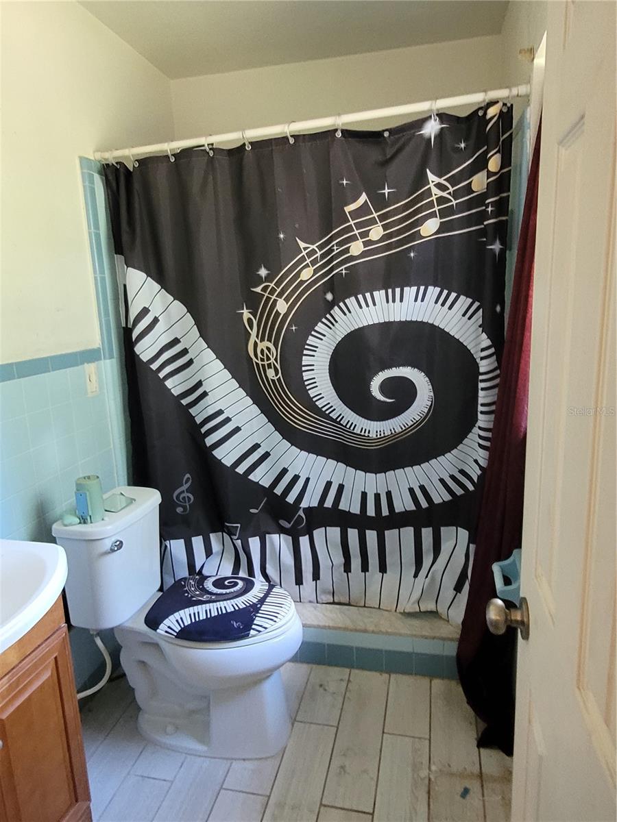 Image 11 of 14 For 801 9th Street Ne