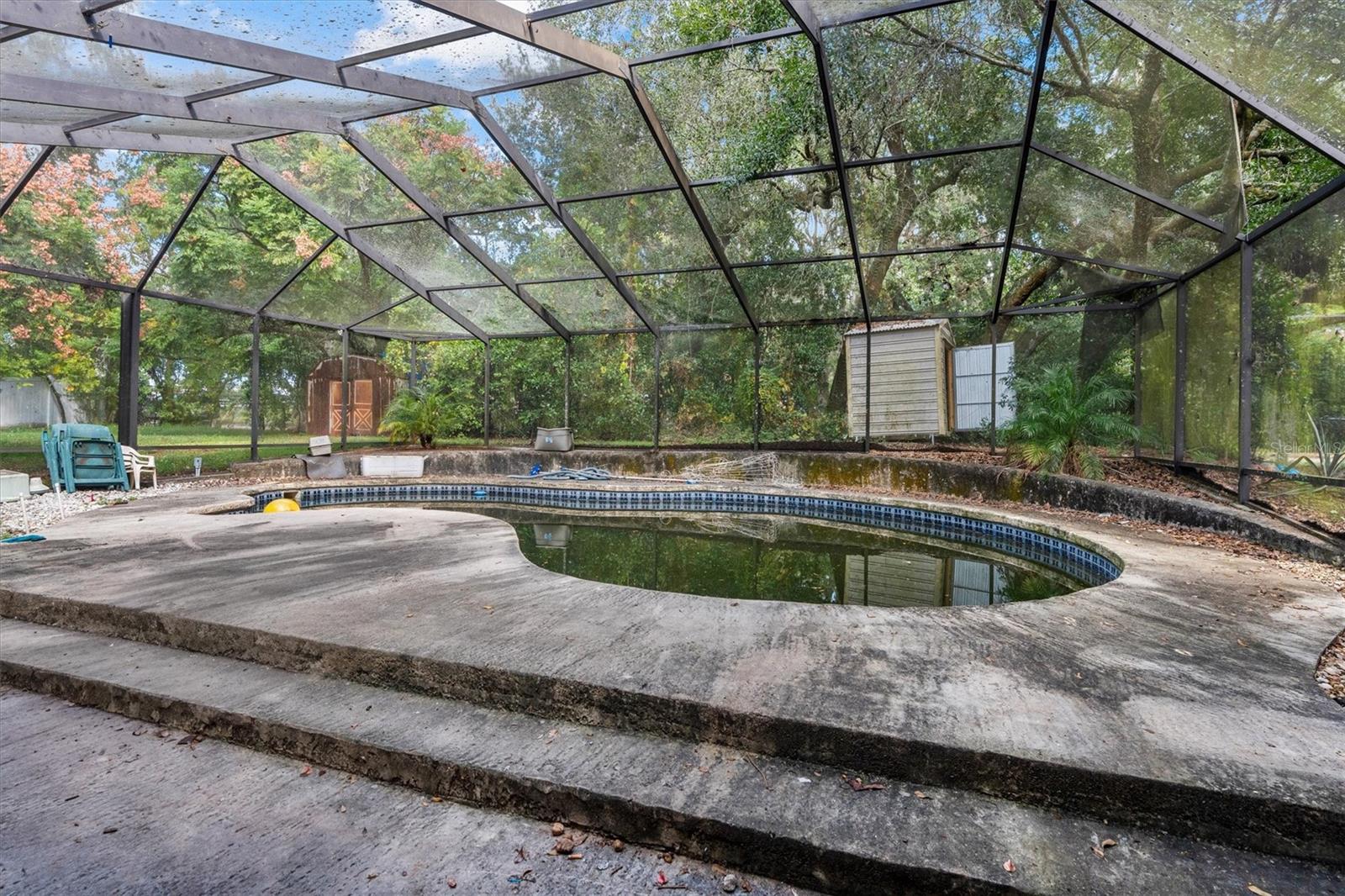 Listing photo id 20 for 501 Hillpine Way