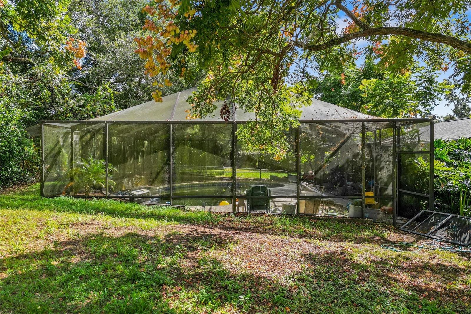 Listing photo id 27 for 501 Hillpine Way