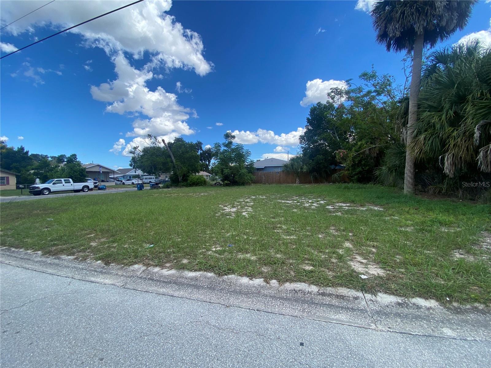 Image 4 of 7 For 0 Crystal Ave W