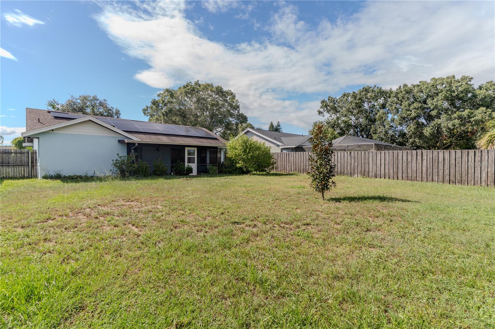 Image 18 of 25 For 94 Lake Daisy Boulevard