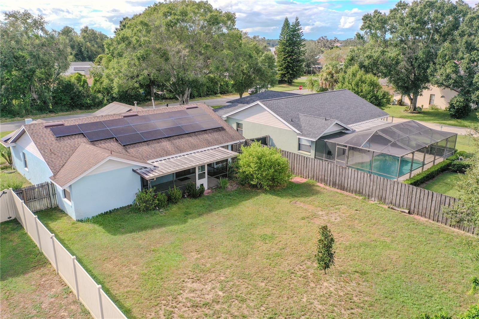 Image 22 of 25 For 94 Lake Daisy Boulevard