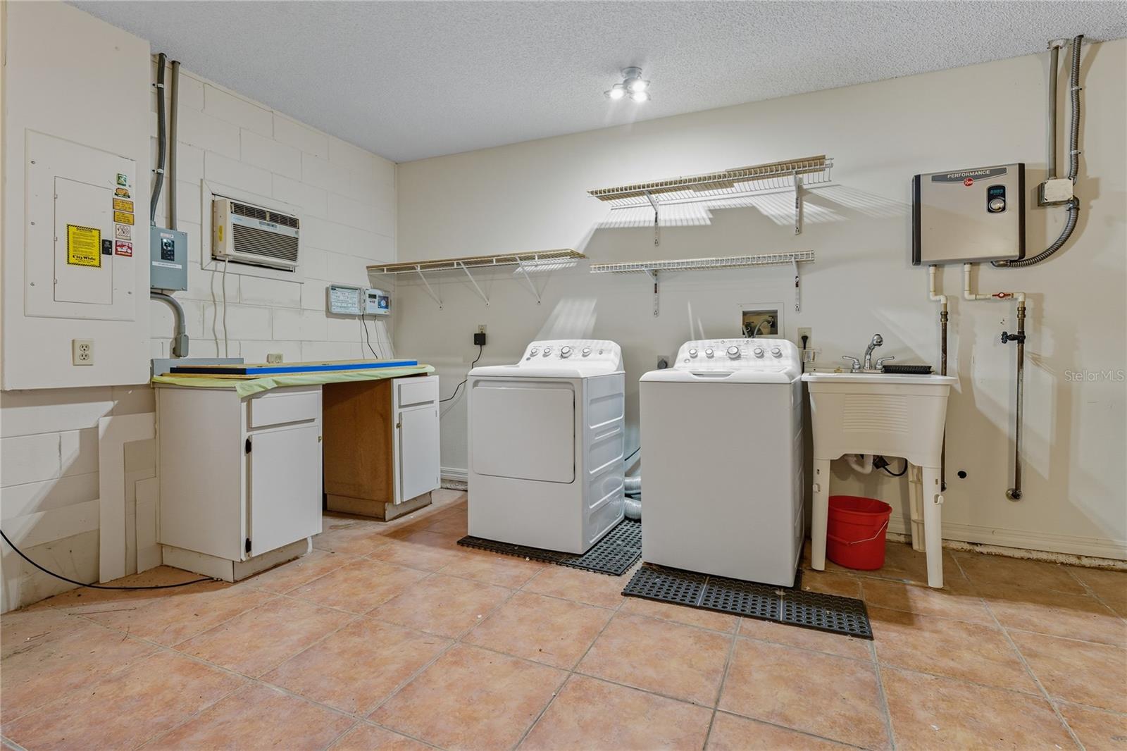 Image 39 of 68 For 108 Valentino Ct