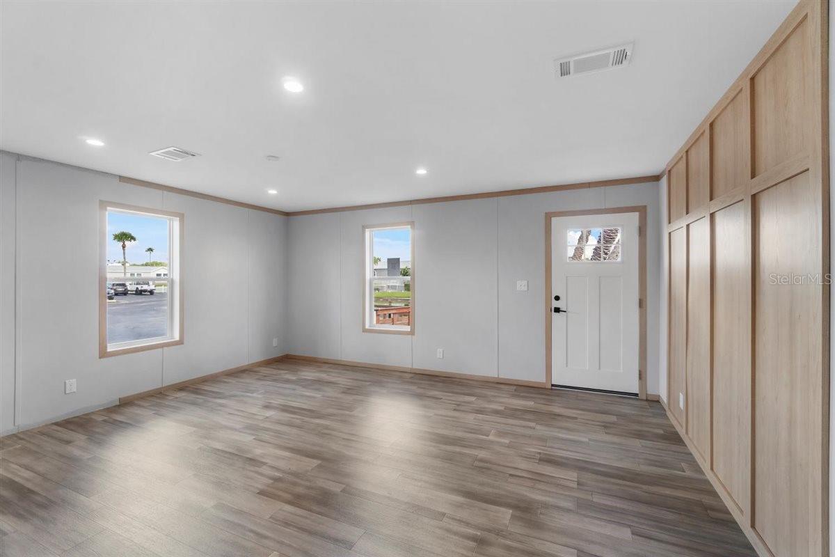 Image 7 of 14 For 4607 Oak Street