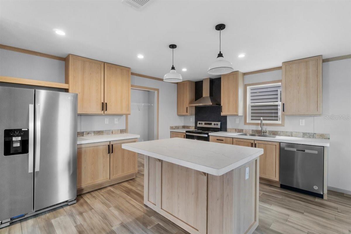 Image 8 of 14 For 4607 Oak Street