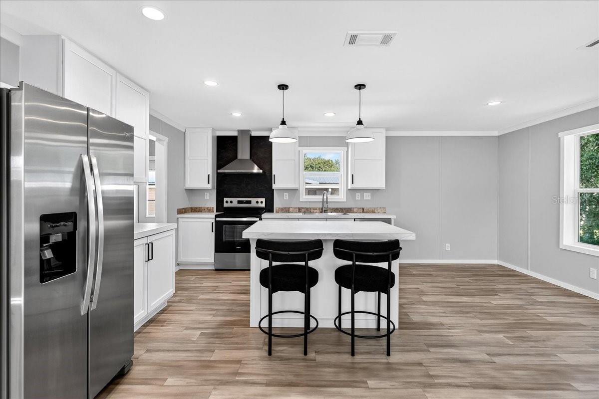 Image 18 of 33 For 432 Oak Ridge W