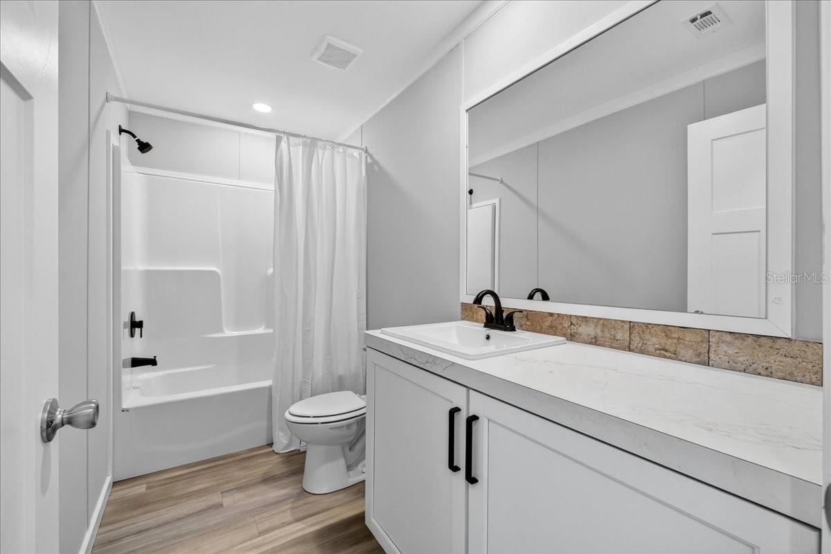 Image 33 of 33 For 432 Oak Ridge W