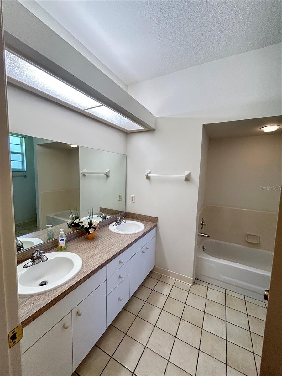 Image 11 of 19 For 13 Enclave Drive