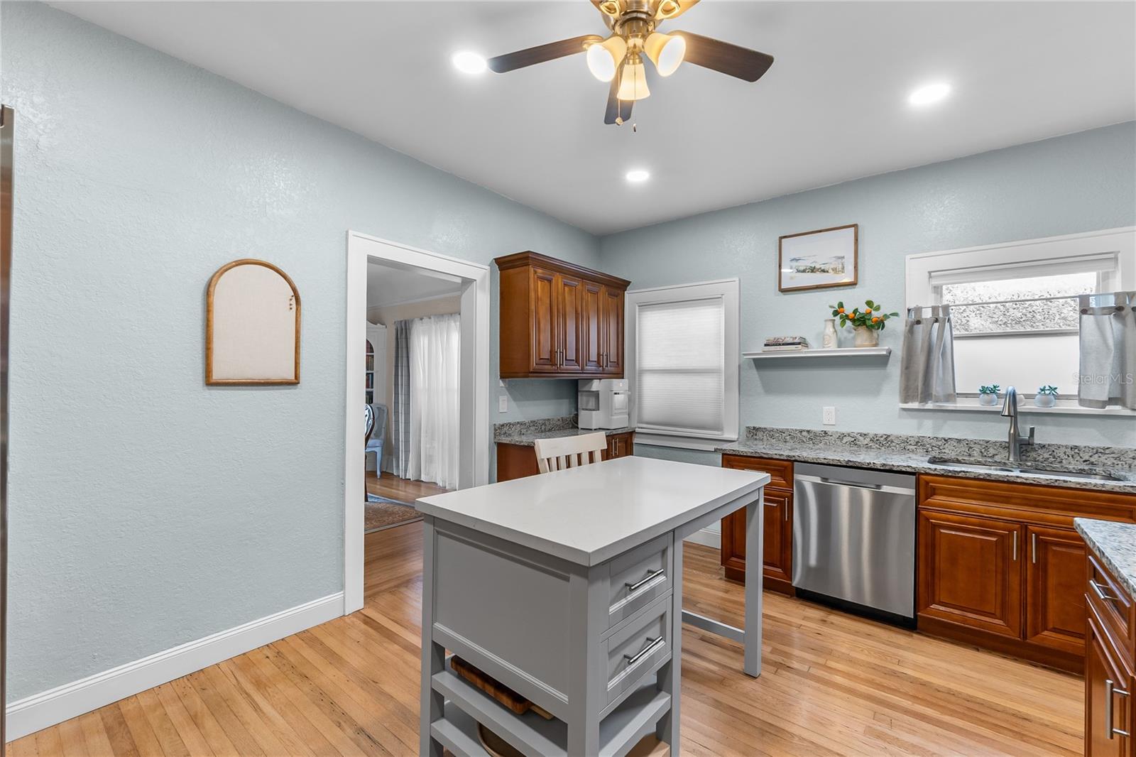 Image 15 of 45 For 1806 17th Street Nw