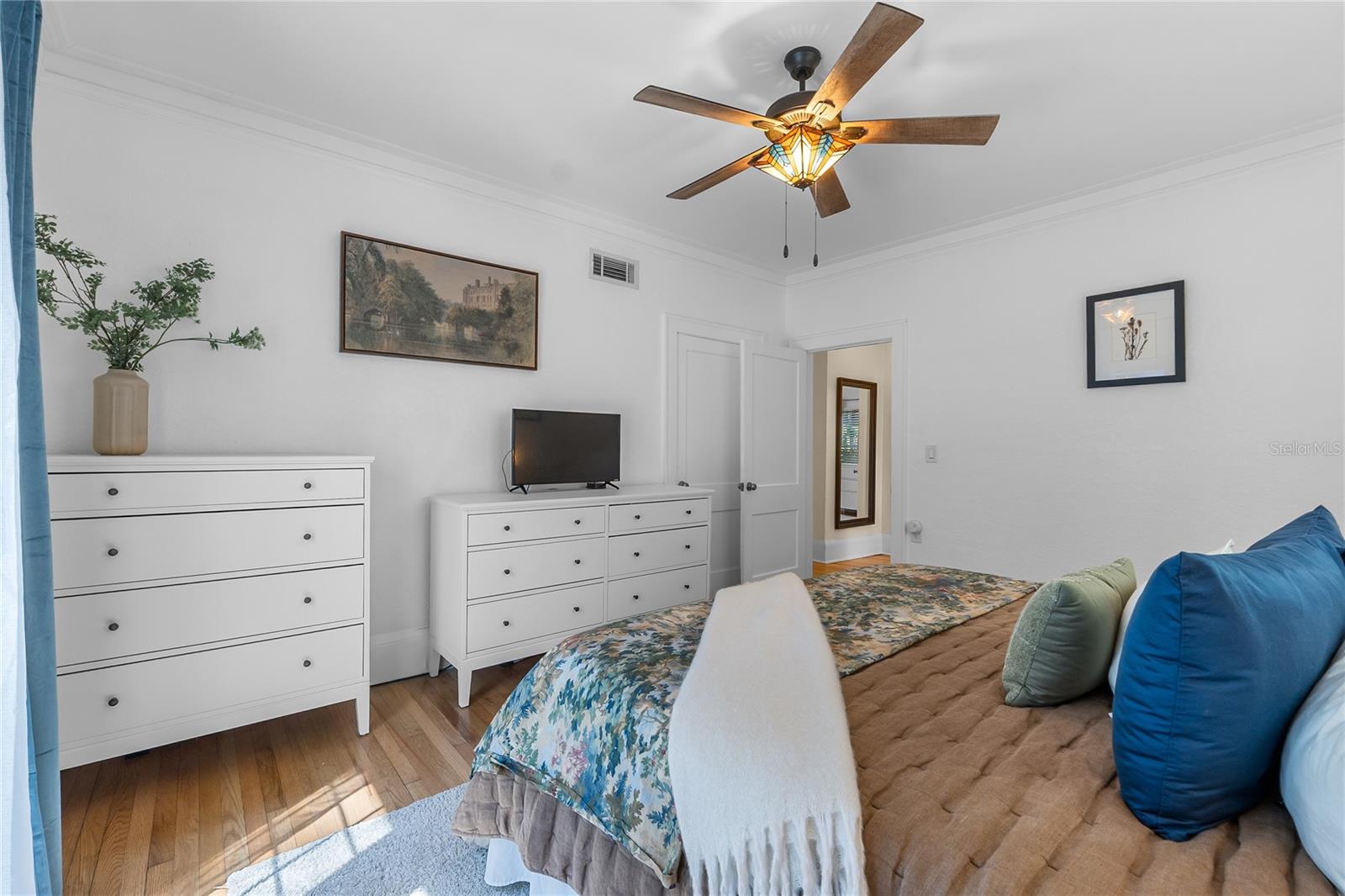 Image 18 of 45 For 1806 17th Street Nw