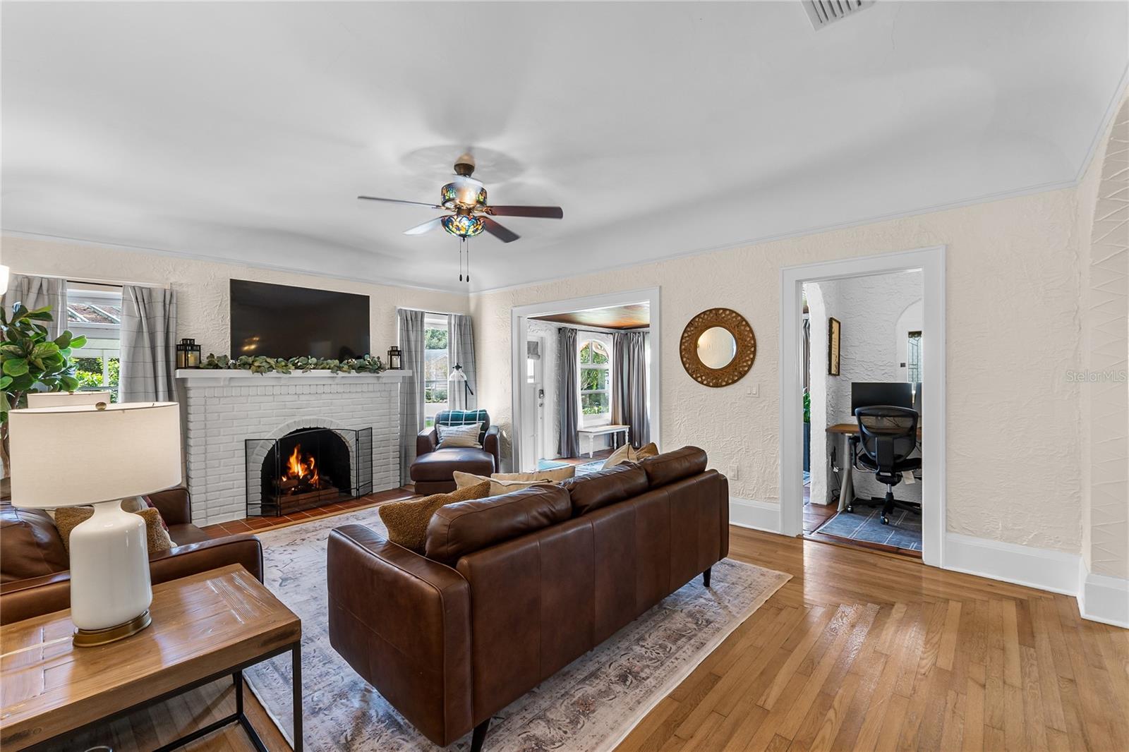 Image 6 of 45 For 1806 17th Street Nw