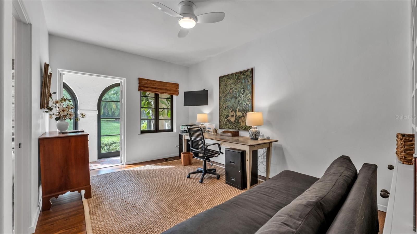 Image 10 of 98 For 2300 Scenic Highway 40