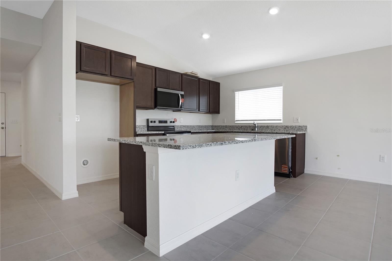 Image 7 of 26 For 616 Royal Palm Drive
