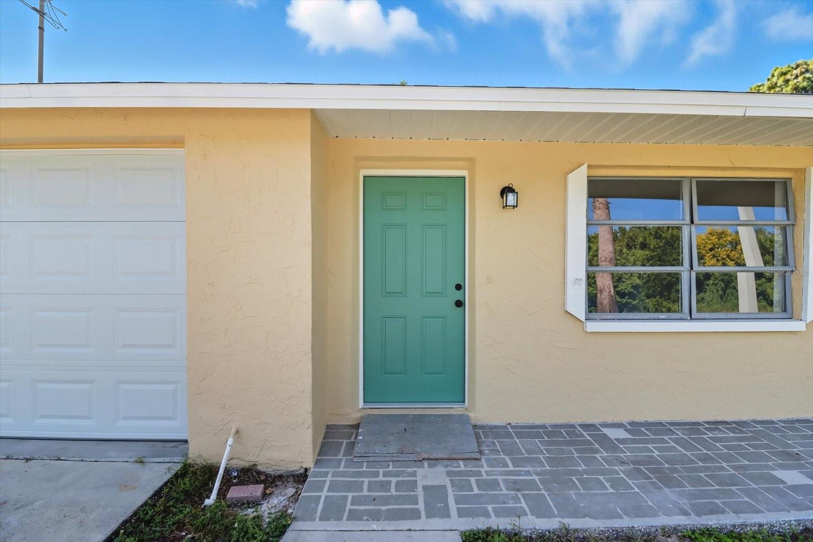 Image 10 of 41 For 15829 Villa Drive
